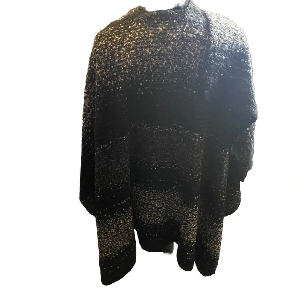 WOOLRICH Super Soft Grey/ Black/ White Gradient Serape Wrap Cape Poncho Pashmina